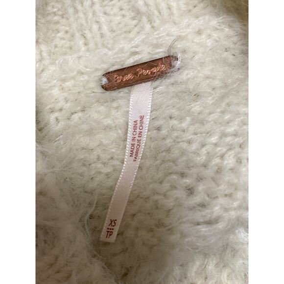 Free People Willow Cream Cable Knit Long Sleeve Crop Button Cardigan Sweater XS - Picture 5 of 6